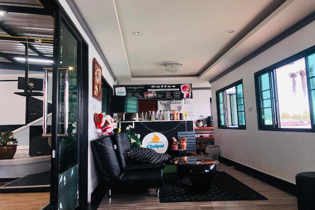 チャイヤイ リバー フロント ホテル