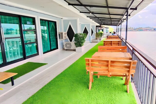 チャイヤイ リバー フロント ホテル