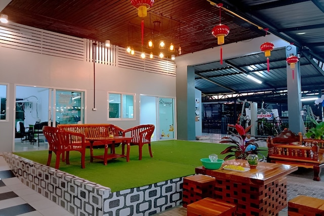 チャイヤイ リバー フロント ホテル