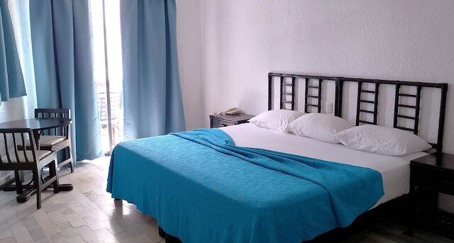 ホテル インペリアル ラス ペルラス