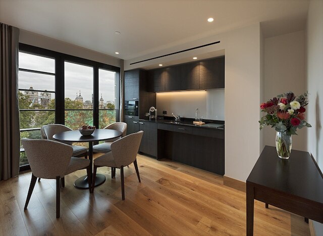 タワー スイーツ バイ ブルー オーキッド