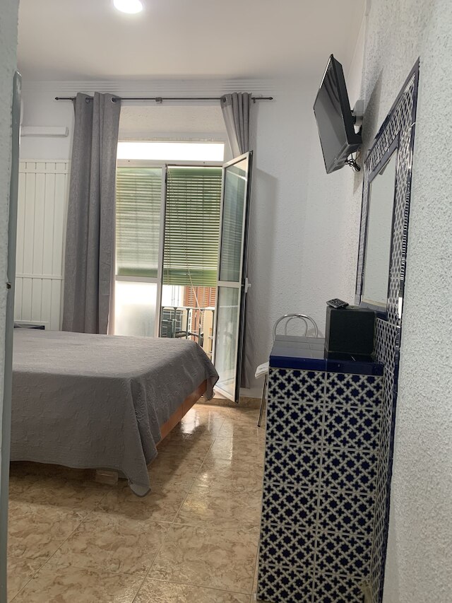 ホスタル アルコビア