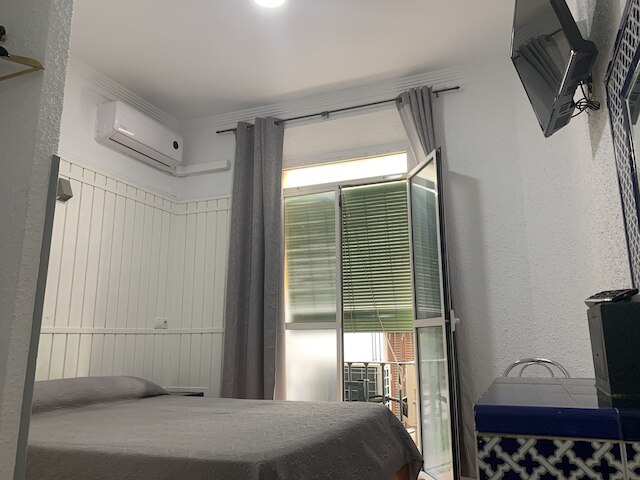 ホスタル アルコビア