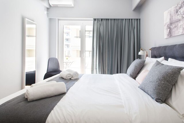 アップストリート ブライト フラット ニア アクロポリス