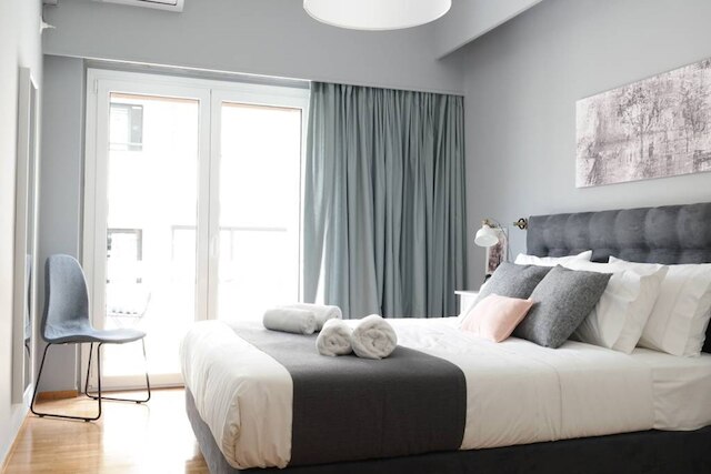 アップストリート ブライト フラット ニア アクロポリス