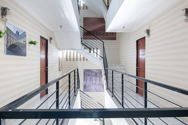 レッドドアーズ プラス ニア ハヤム ウルク 2