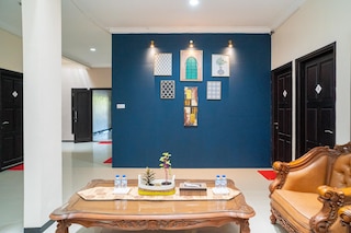 レッドドアーズ シャリア ニア マーベル シティ モール 2