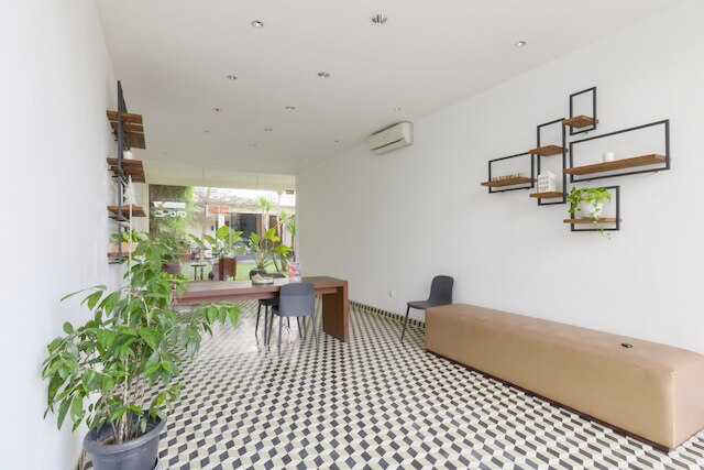 レッドドアーズ プラス @ デマンガン ゲジャヤン