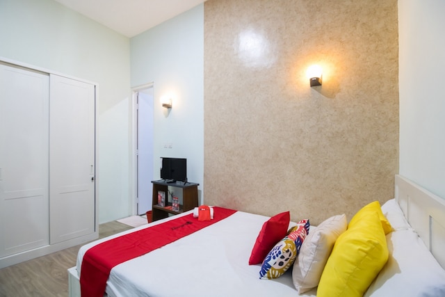 レッドドアーズ、UMY ヨグヤカタ 3 近く