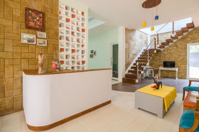 レッドドアーズ、UMY ヨグヤカタ 3 近く