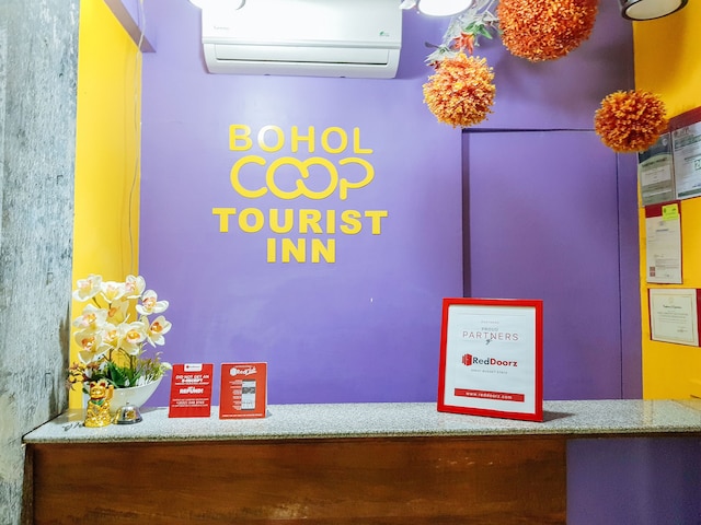 レッドドアーズ ラミロ コミュニティ病院近く