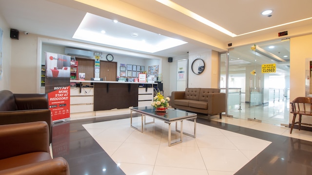 レッドドアーズ ニア SM マニラ