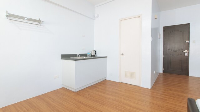 レッドドアーズ ニア SM マニラ