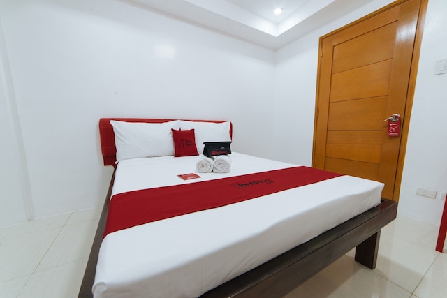 レッドドアーズ アット ドゥ ビルダーズ ルームズ バンカル マカティ