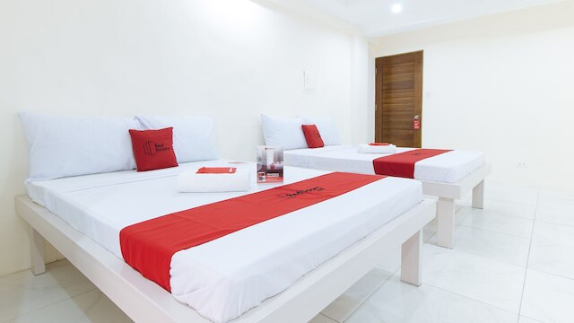 レッドドアーズ アット ドゥ ビルダーズ ルームズ ローワー ビクタン