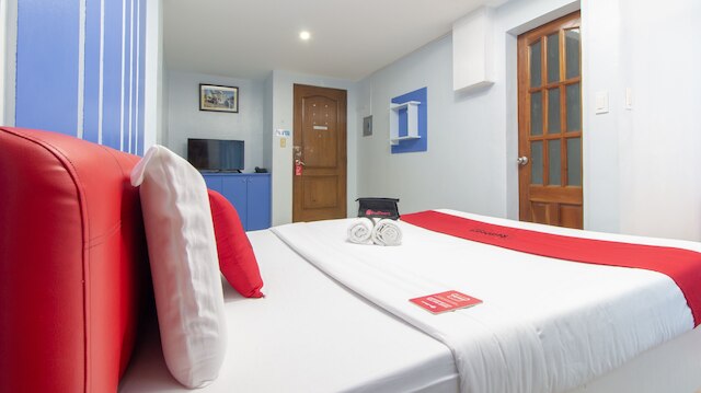 レッドドアーズ アット ドゥ ビルダーズ ルームズ ローワー ビクタン