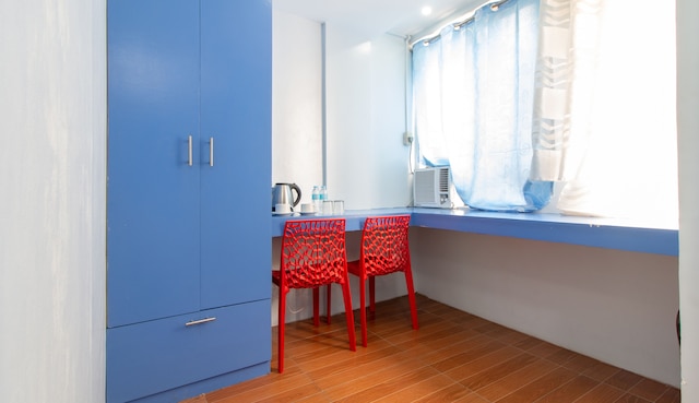 レッドドアーズ アット ドゥ ビルダーズ ルームズ ローワー ビクタン