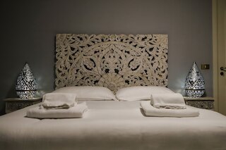 ピアッツァ ダンテ スイーツ イン ナープルズ