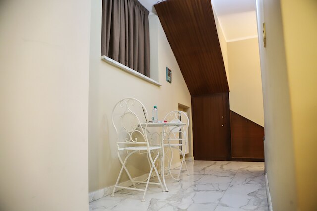 ピアッツァ ダンテ スイーツ イン ナープルズ