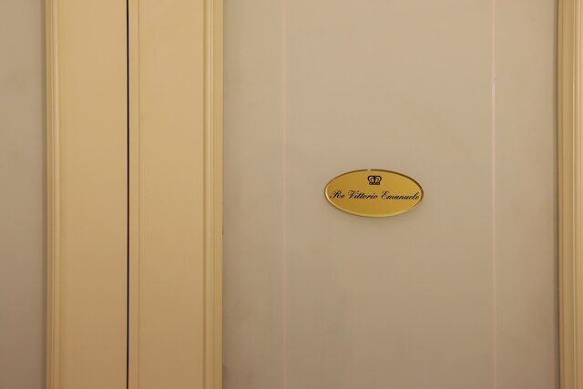 ピアッツァ ダンテ スイーツ イン ナープルズ