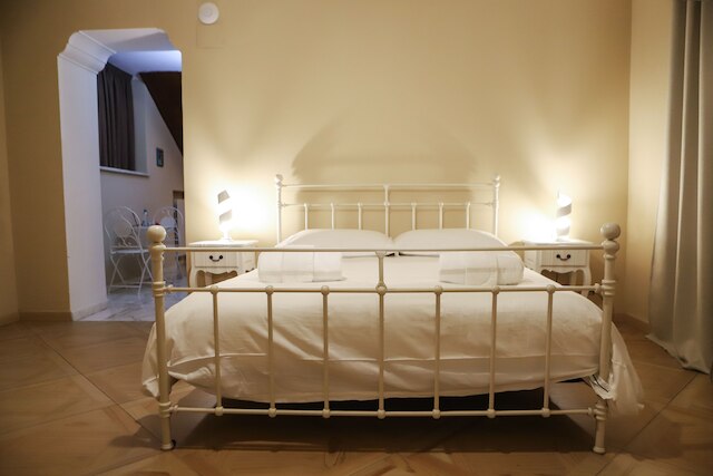 ピアッツァ ダンテ スイーツ イン ナープルズ