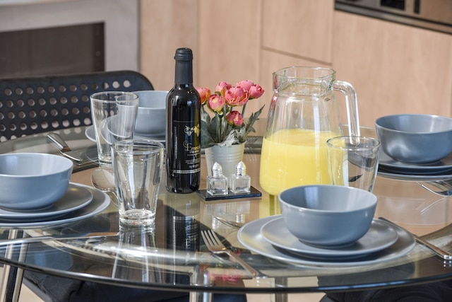 ビーチを眺めるパノラミック オーシャン ビューのあるバルコニー