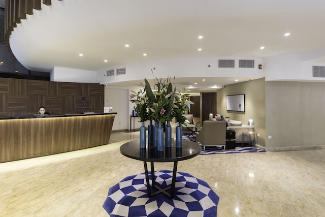 ラグジュアリーな 90 平方メートル、ベッドルーム 2 室、ビーチフロント