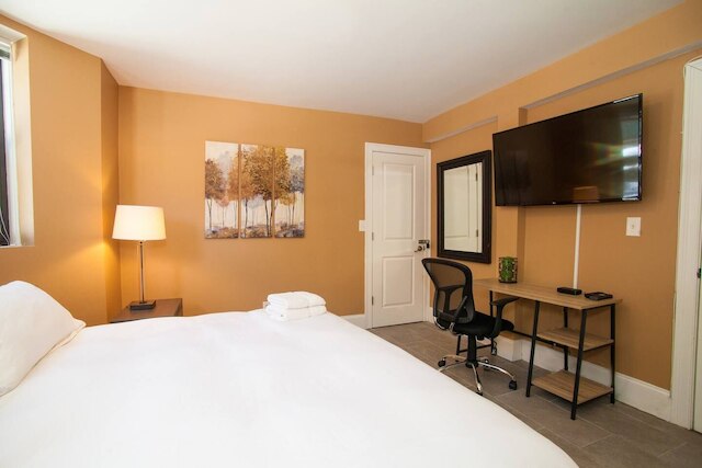 ボストン近くのラックス コンドミニアム - キングサイズベッド 3 台、バスルーム 2 室、パーキング