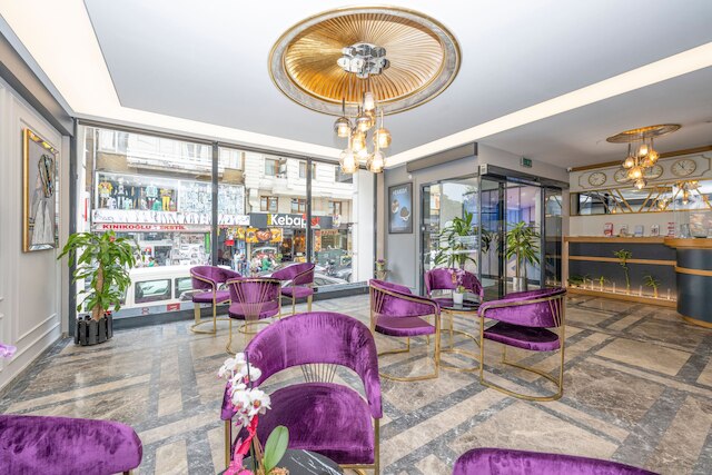 グラッツィエラ ゴールド ホテル