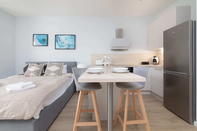 ヤクトロフスカ ブライト スタジオ