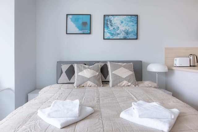 ヤクトロフスカ ブライト スタジオ