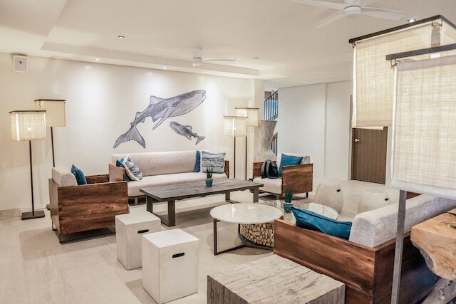 チャーリーズ エル ニド