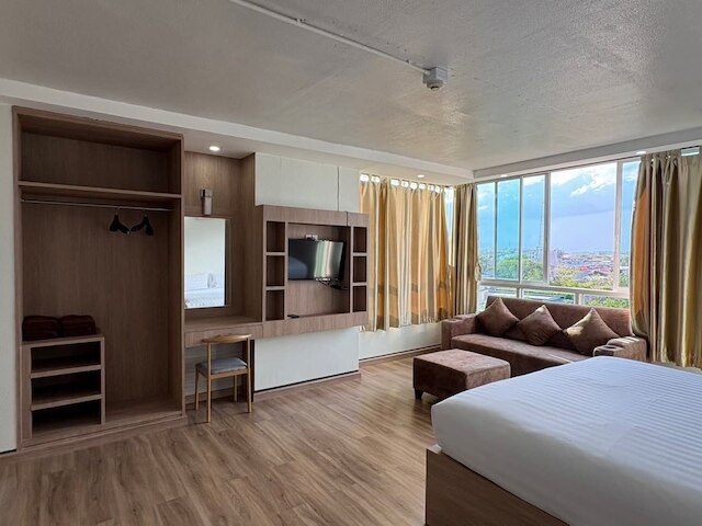 KM クワンパヤオ ホテル