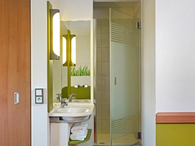 イビス バジェット ベラスケス スタレ ミアスト