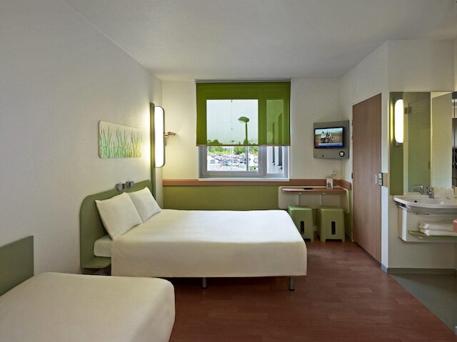 イビス バジェット ベラスケス スタレ ミアスト