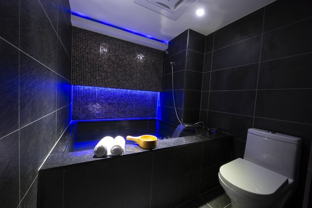 セブン フークン ホテル (福岡七號溫泉飯店)