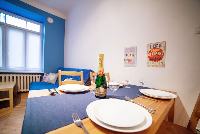 ブルー ハッピー アパートメント