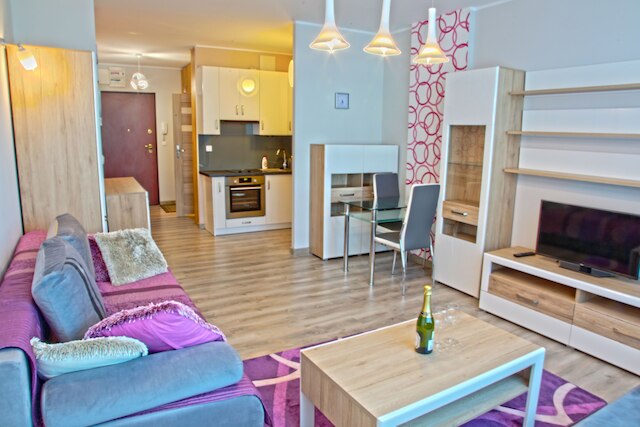 バイオレット トリトン アパートメント