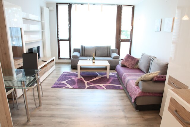 バイオレット トリトン アパートメント