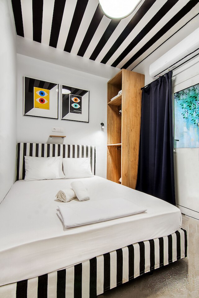 モダンでスタイリッシュな改装されたフラット、メトロの近く