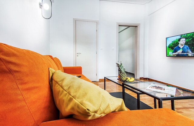 モダンでスタイリッシュな改装されたフラット、メトロの近く