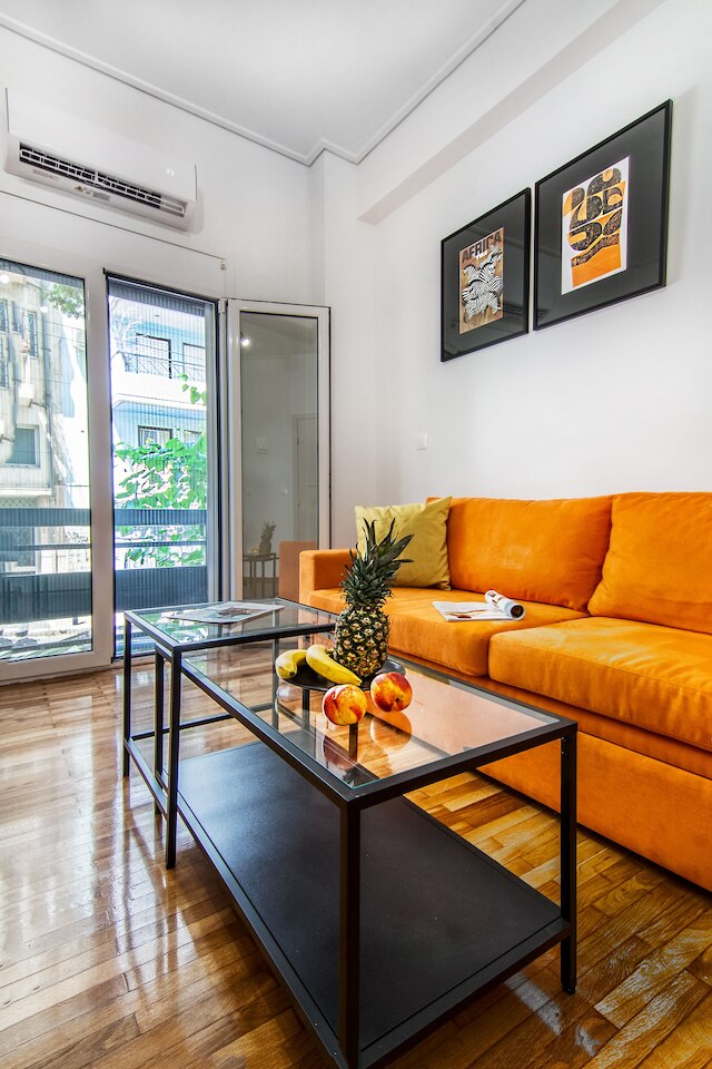 モダンでスタイリッシュな改装されたフラット、メトロの近く