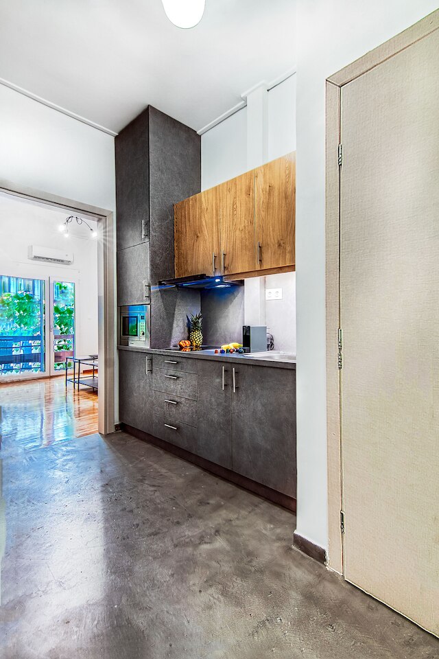 モダンでスタイリッシュな改装されたフラット、メトロの近く