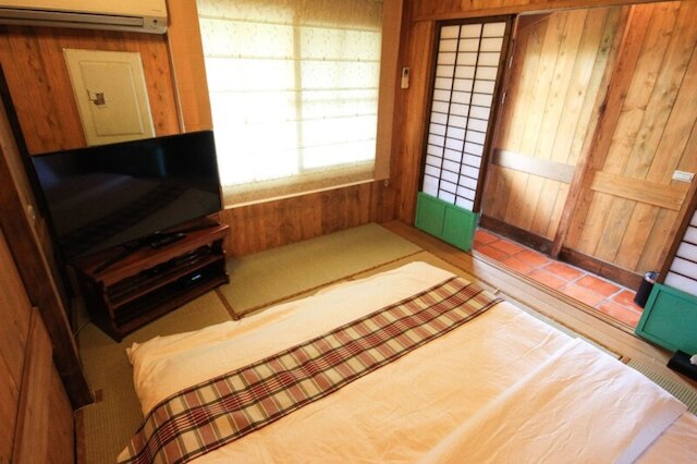 トータリー ハビタット ホームステイ (渾然居原木民宿)