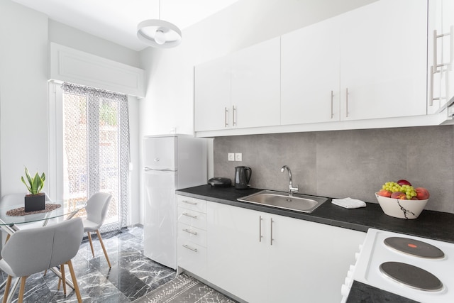 エクスプロア ヒストリー フロム シック セントラル アパートメント