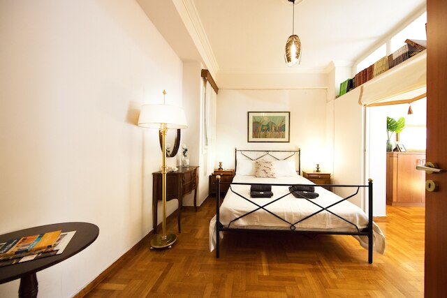 ユア ホーム アンダー アクロポリス セントラル & セーフ