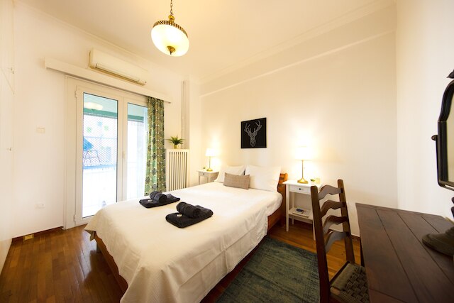 ユア ホーム アンダー アクロポリス セントラル & セーフ