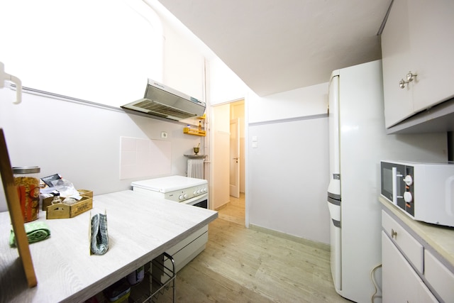 ユア ホーム アンダー アクロポリス セントラル & セーフ