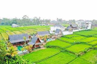 アビアン タクス スイート & ヴィラズ