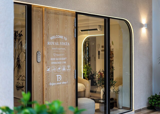 ザ ロイヤル ホテル & アパートメント